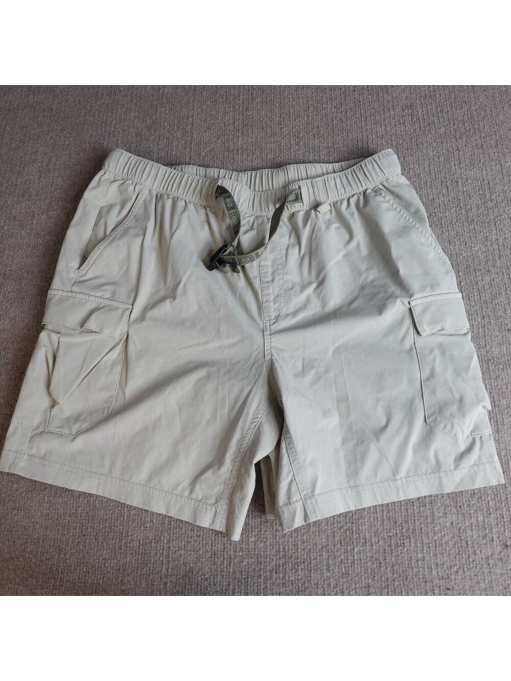 Huk Shorts Large Beige Cargo Belted 6" In